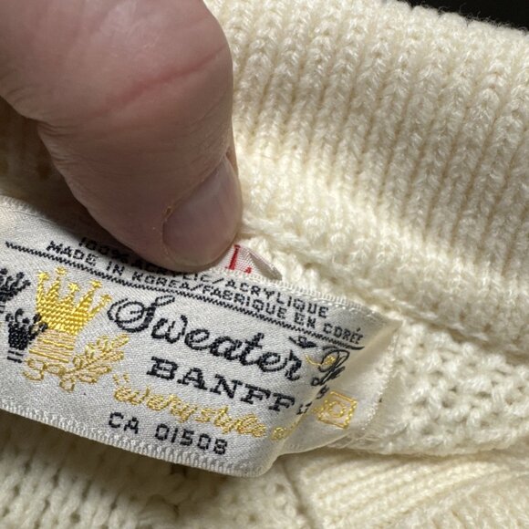 Vintage Hand Knit Floral Nordic Sweater Women’s L Fits S/M Cream Crochet - Picture 7 of 7